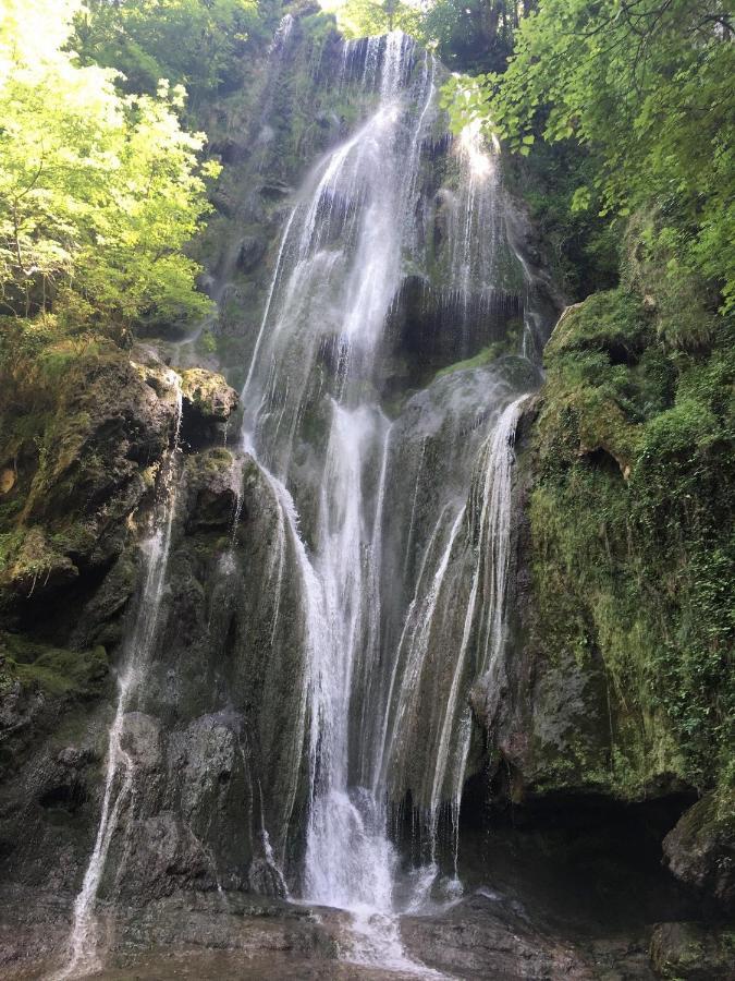 Gasthuis Le Roulottes Du Petit Gouffre De Avec