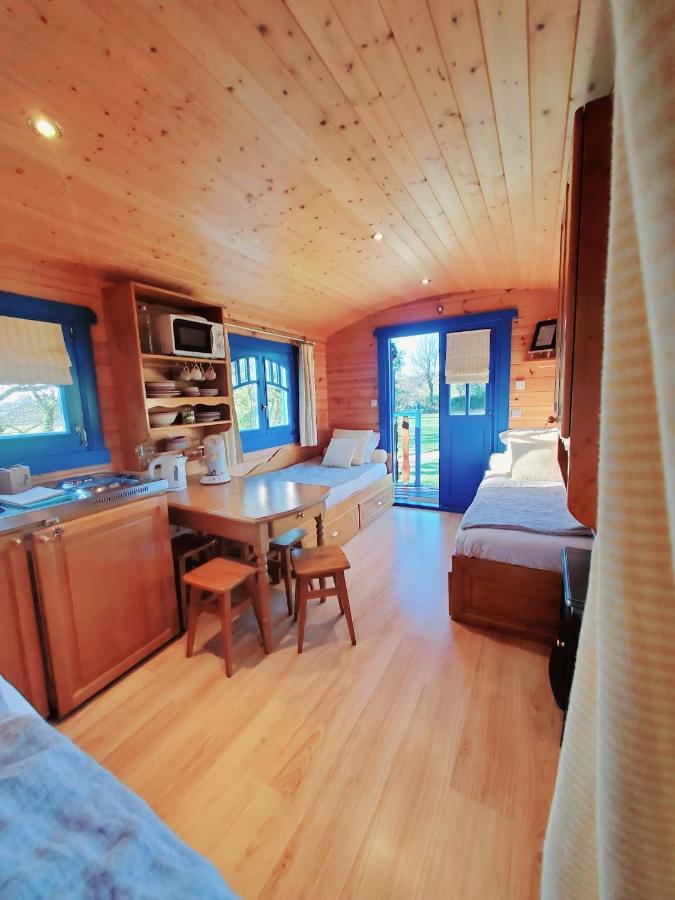 Guest house Le Roulottes Du Petit Gouffre De Avec