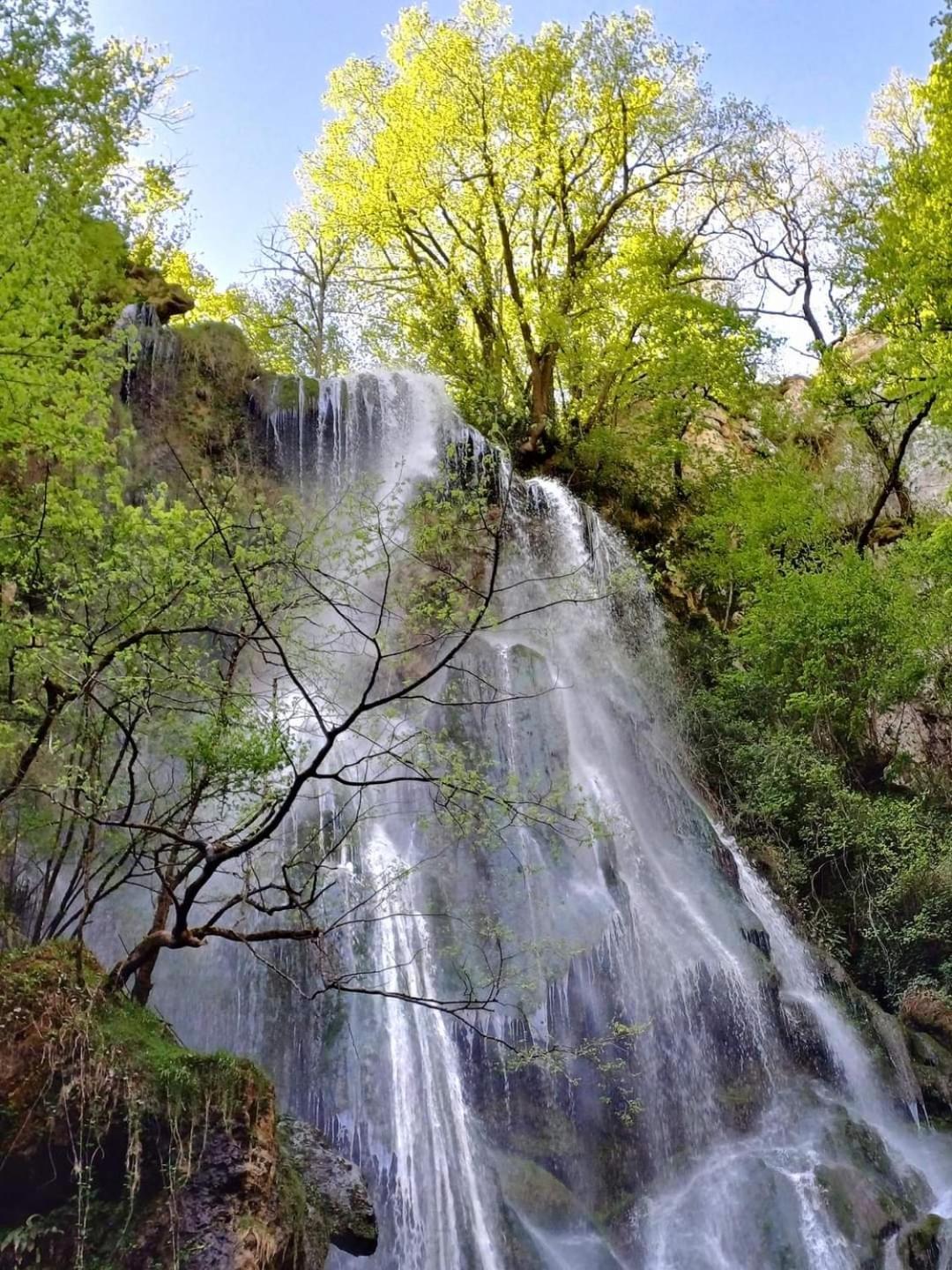 Le Roulottes Du Petit Gouffre De Avec